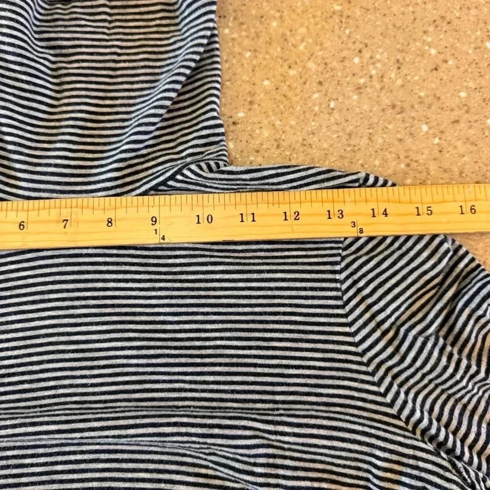 Lands' End Striped Long Sleeve Turtleneck Top Women's Size Medium Petit - Picture 4 of 7
